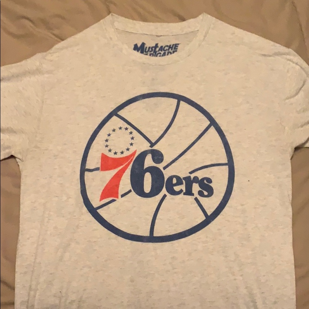 Retro 76’ers Tee